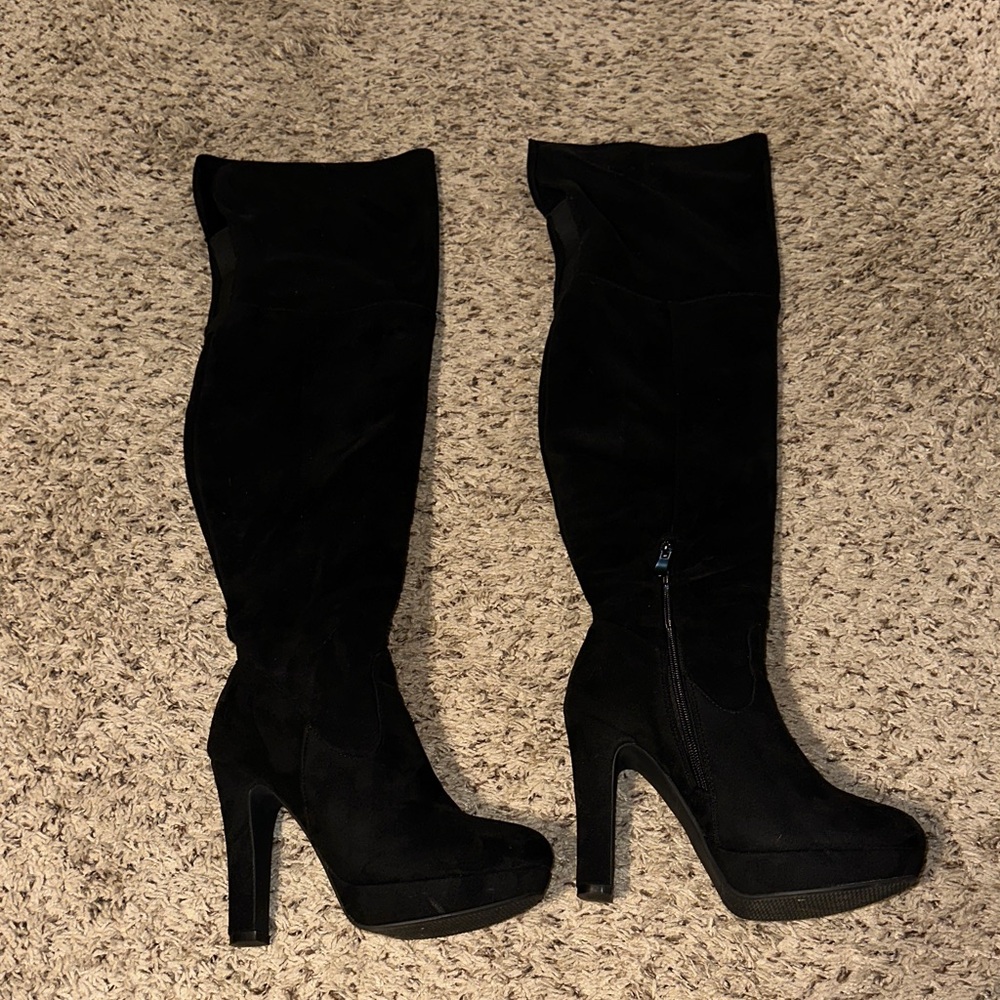 Elegant Black Knee-High Women's Boots